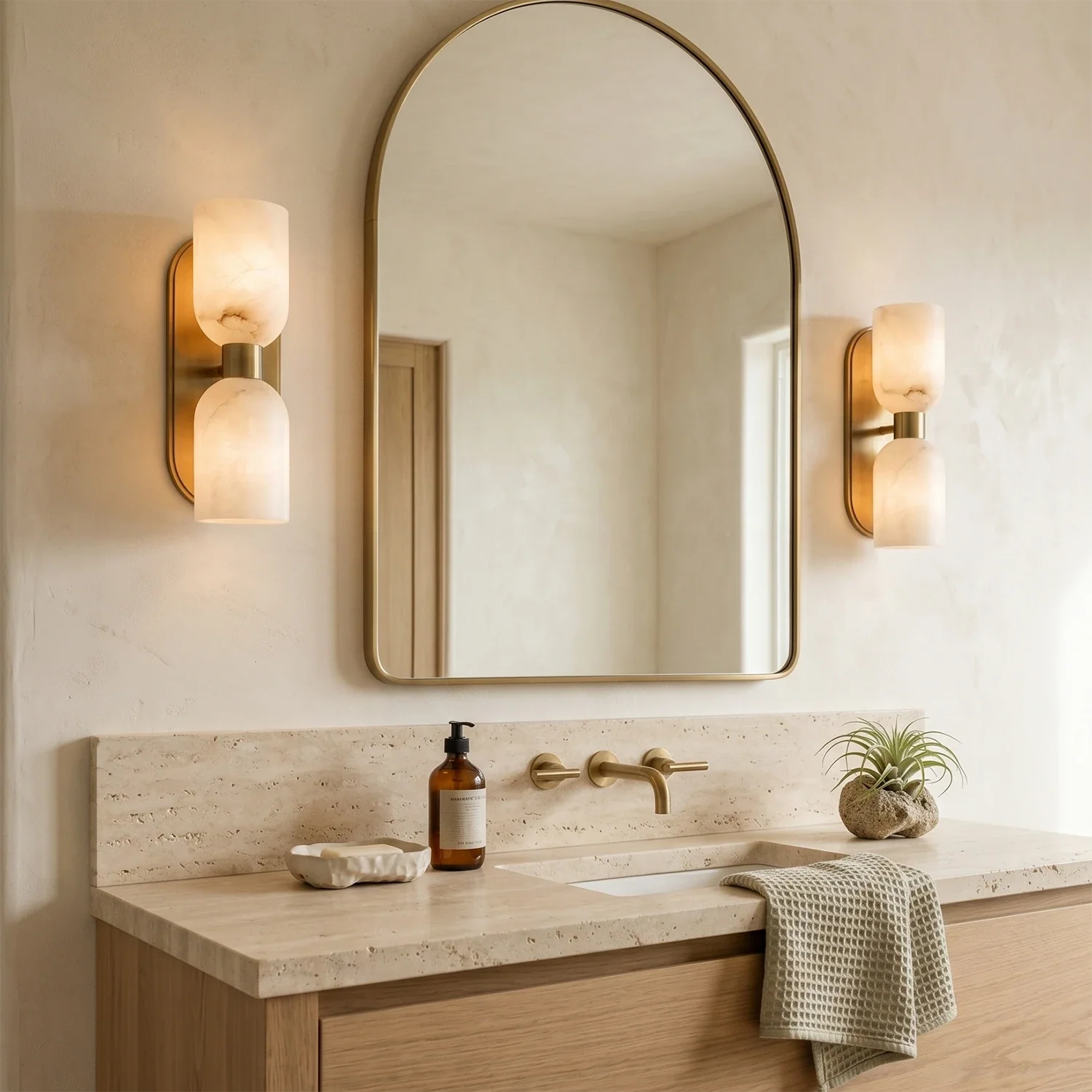 Alabaster Aurinde Wall Lamp by Bling Lighting Studio