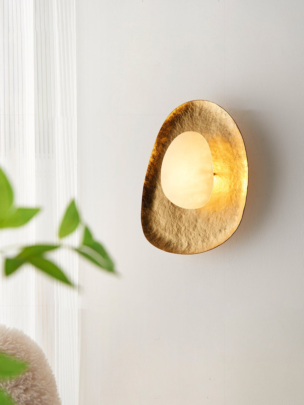 Haloform Aurea Alabaster Wall Lamp — additional product view, a stone center surrounded by an irregular brass frame (view 5)