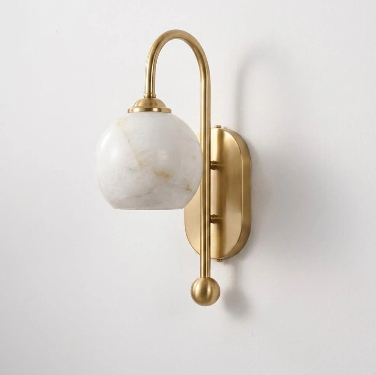 Juliet Alabaster Globe Wall Sconce — W 18cm x H 40cm / W 7″ x H 17.7″ / Brass & White Alabaster
